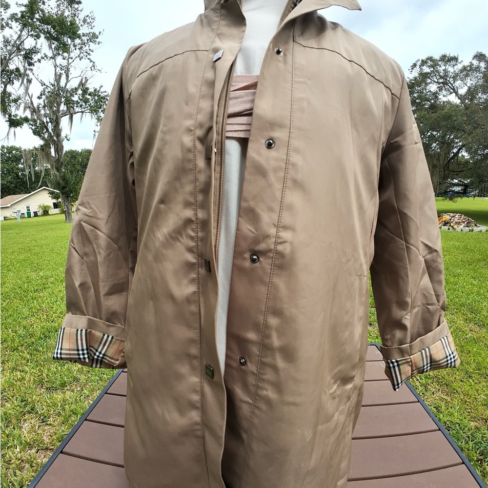 Burberry Men's Beige Jacket with Plaid Lining